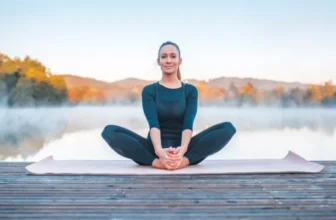 Restaurative Yoga posiert, um Ihren Tag zu beenden